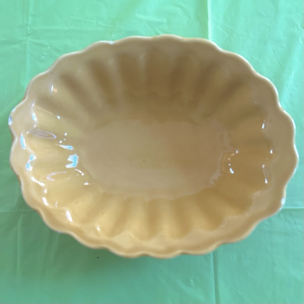 Vintage Majoliche Jessica Scalloped Serving Bowl Yellow Orange 9" Made in Italy